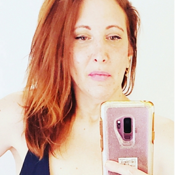 Meet your Posher, Ellen. https://www.instagram.com/ellensjewelrytreasurechest?ig - Picture 6 of 16